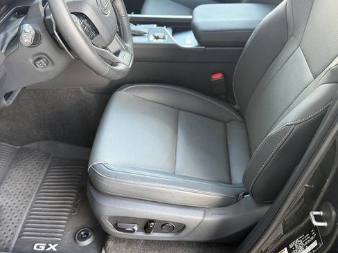 Used 2024 Lexus GX 550 w/ Accessory Package (Z1) AWD/4WD image 8