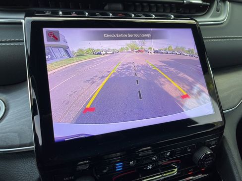 Used 2025 Jeep Grand Cherokee L Overland w/ Luxury Tech Group IV image 40