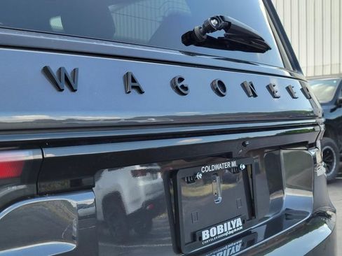 Used 2024 Jeep Wagoneer Series II AWD/4WD image 37