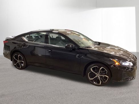 Certified 2023 Nissan Altima 2.5 SR AWD/4WD image 30