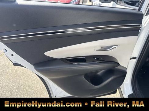 Used 2024 Hyundai Tucson Limited image 17