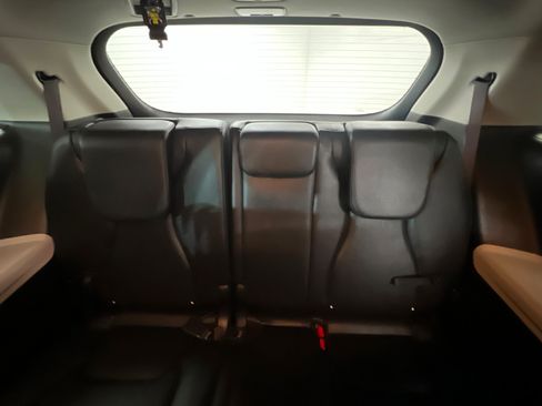 Used 2024 Kia Carnival EX FWD image 21