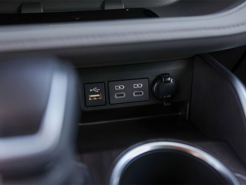 Used 2025 Toyota Highlander Platinum image 23