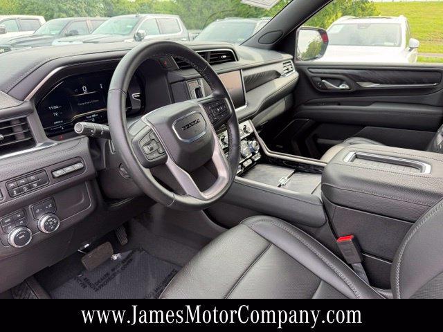 Used 2024 GMC Yukon Denali AWD/4WD image 14