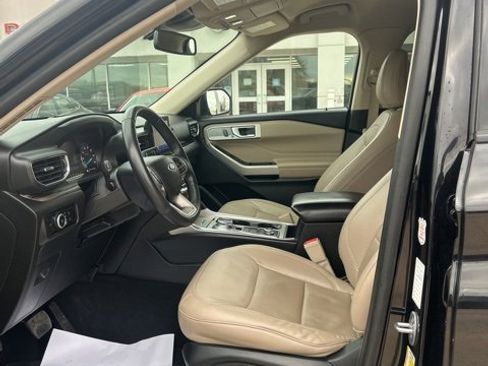 Used 2023 Ford Explorer Limited image 17