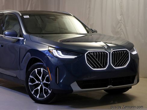 Certified 2025 BMW X3 xDrive30 AWD/4WD image 2