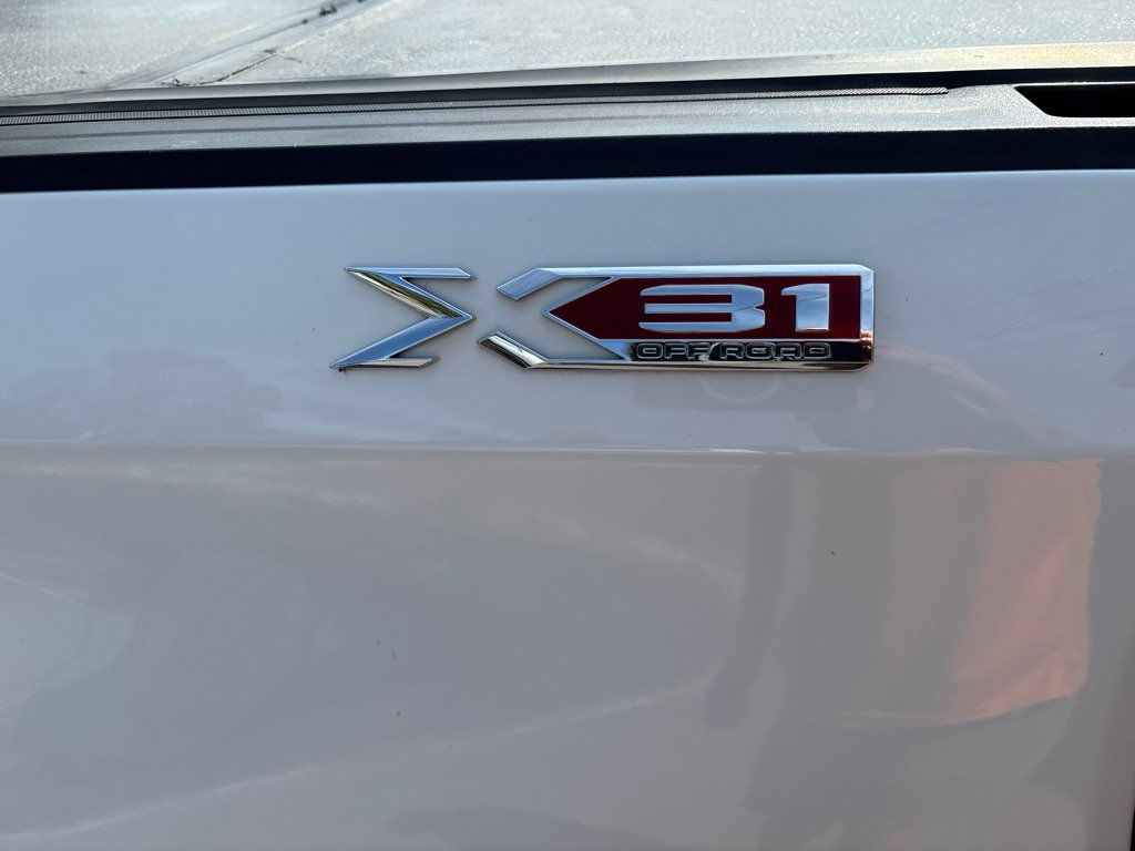Used 2021 GMC Sierra 1500 Elevation w/ X31 Off-Road Package AWD/4WD image 11