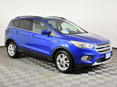 Used 2017 Ford Escape SE w/ Equipment Group 201A AWD/4WD image 4