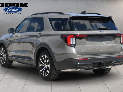 New 2026 Ford Explorer ST-Line w/ Premium Package RWD image 4