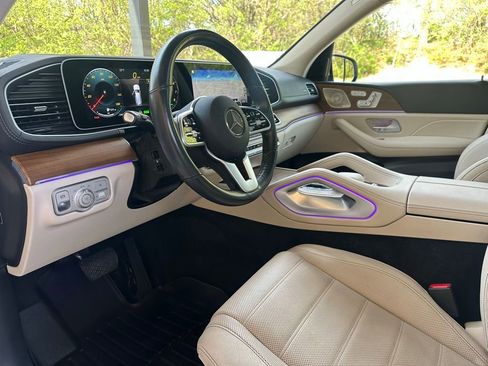 Used 2022 Mercedes-Benz GLS 450 4MATIC image 10