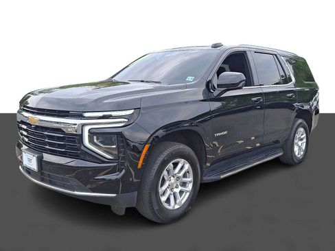 Used 2025 Chevrolet Tahoe LS AWD/4WD image 3