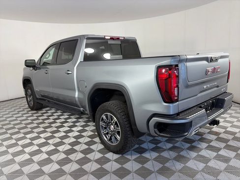 Used 2025 GMC Sierra 1500 AT4 w/ Technology Package AWD/4WD image 5