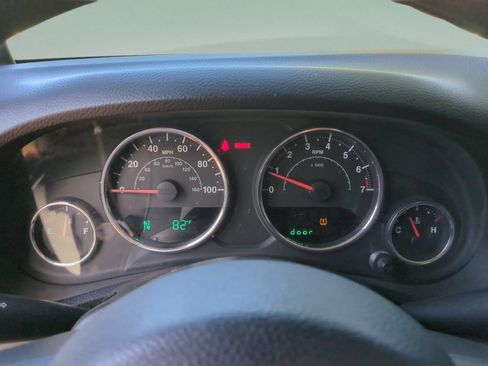 Used 2012 Jeep Wrangler Sport AWD/4WD image 12