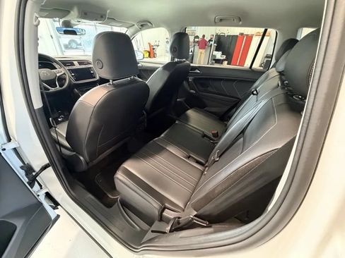 Used 2024 Volkswagen Tiguan SE AWD/4WD image 13