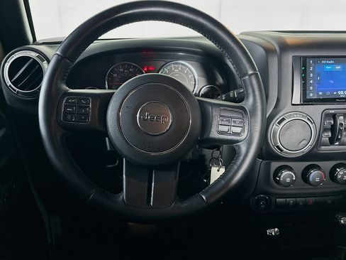 Used 2017 Jeep Wrangler Unlimited Sahara w/ Max Tow Package AWD/4WD image 16