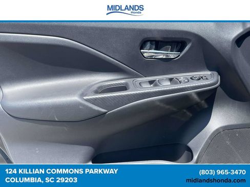 Used 2025 Nissan Versa SV FWD image 15
