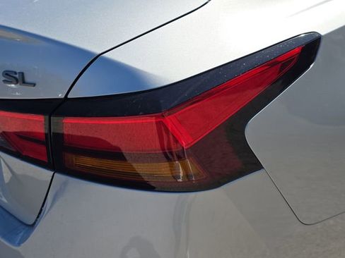 New 2025 Nissan Altima 2.5 SL FWD image 11