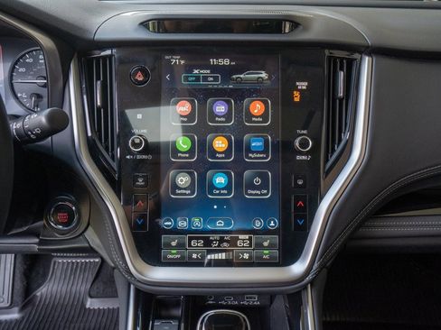 Used 2025 Subaru Outback Limited image 11