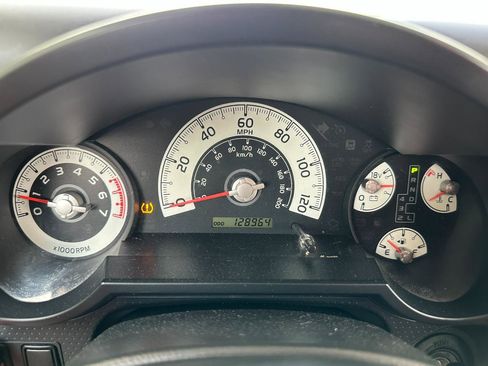 Used 2013 Toyota FJ Cruiser 2WD w/ Upgrade Pkg image 39