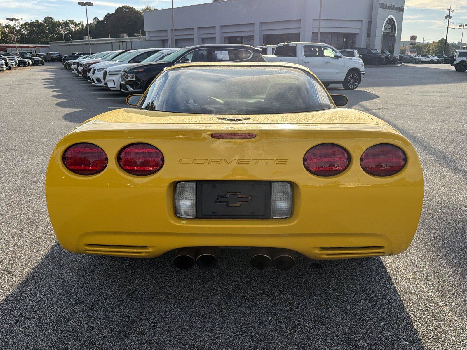 Used 2001 Chevrolet Corvette Coupe w/ Preferred Equipment Group2 RWD image 6