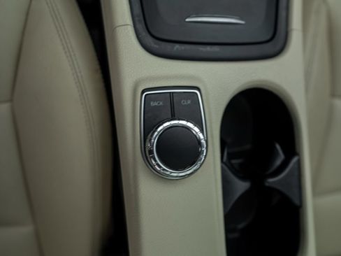 Used 2014 Mercedes-Benz CLA 250 image 28