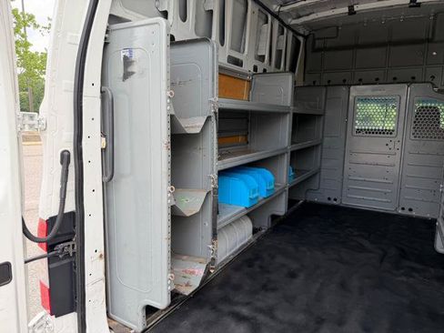 Used 2018 Nissan NV 2500 SV RWD image 28