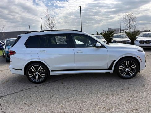 Used 2023 BMW X7 xDrive40i w/ M Sport Package AWD/4WD image 4
