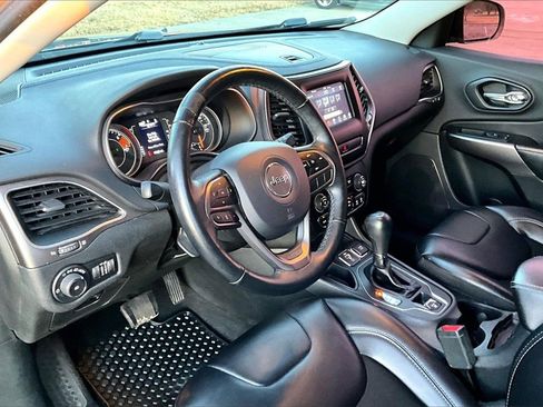 Used 2019 Jeep Cherokee Latitude Plus w/ Cold Weather Group image 13