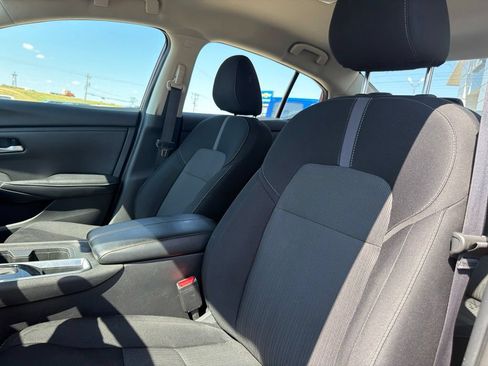 Used 2024 Nissan Sentra SV FWD image 10