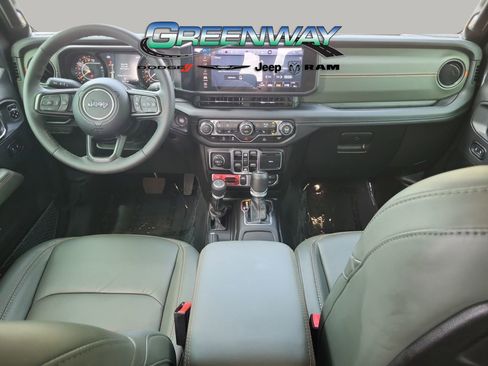 Used 2025 Jeep Gladiator Mojave w/ Convenience Group AWD/4WD image 12