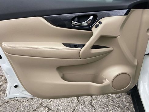 Used 2016 Nissan Rogue SL w/ SL Premium Package image 10