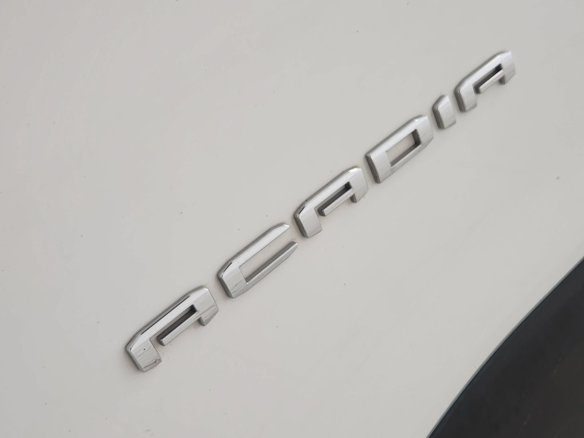 Used 2023 GMC Acadia SLT FWD image 11
