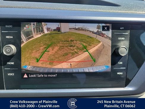 Used 2023 Volkswagen Taos SE w/ Panoramic Sunroof Package image 8