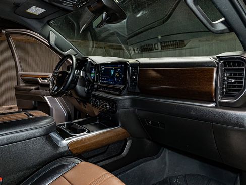 Used 2024 Chevrolet Silverado 3500 High Country w/ High Country Premium Package image 20