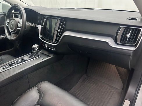 Used 2020 Volvo V60 T5 Cross Country AWD/4WD image 18
