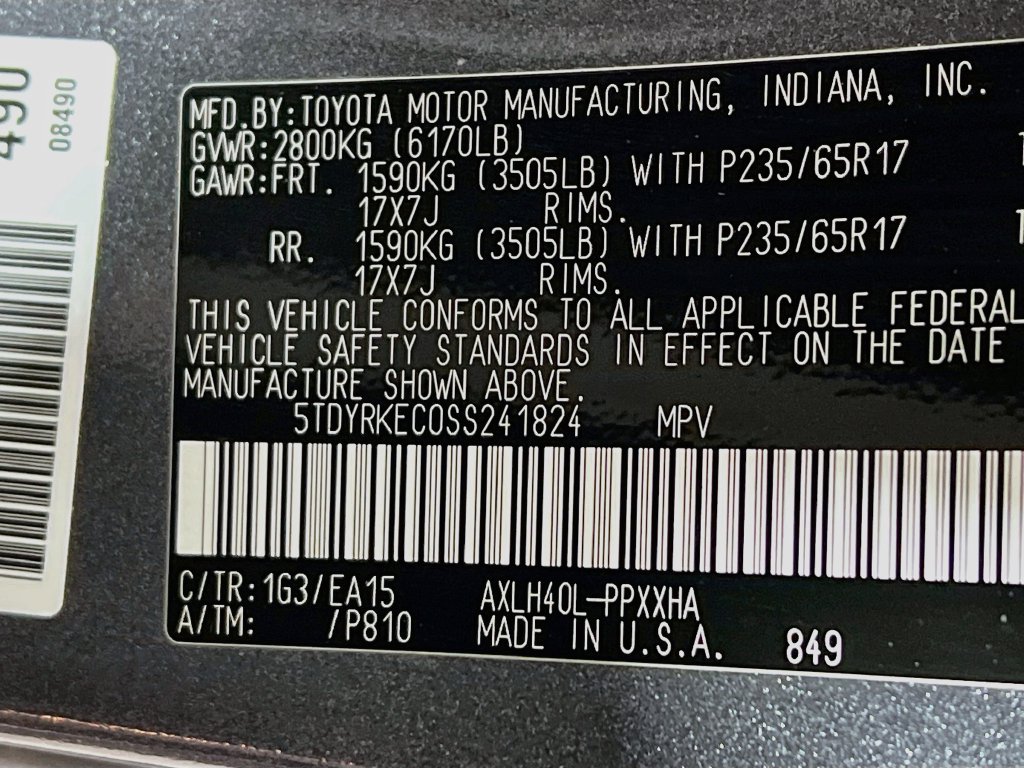 Certified 2025 Toyota Sienna XLE FWD image 33