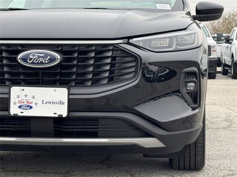 Certified 2025 Ford Escape Platinum image 9