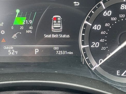 Used 2021 Toyota Highlander XLE AWD/4WD image 3