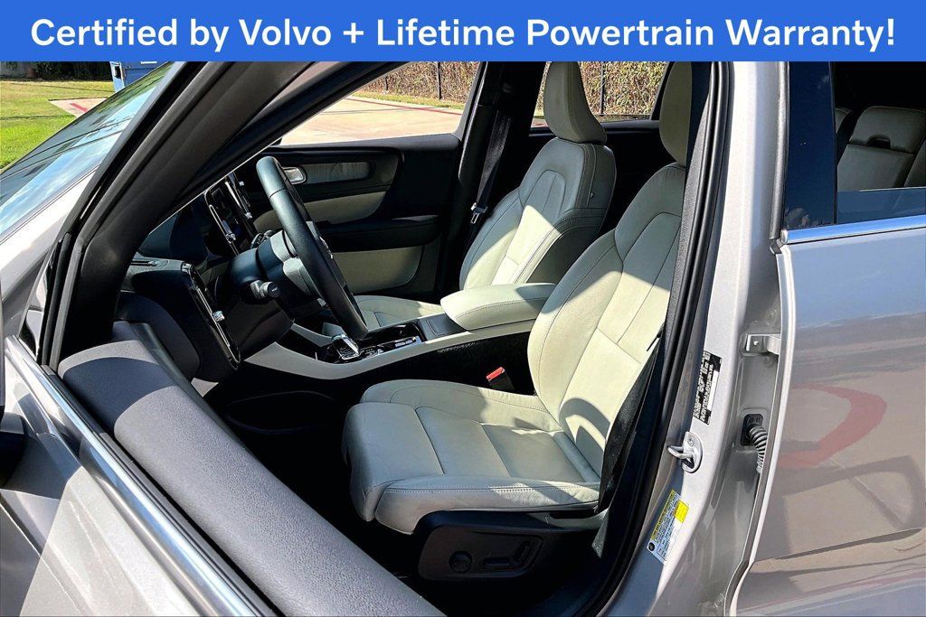 Used 2024 Volvo XC40 B5 Plus AWD/4WD image 33
