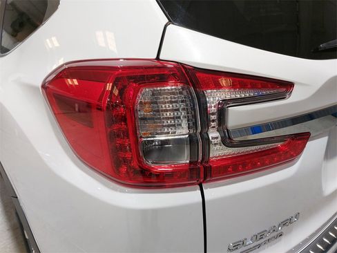 Certified 2025 Subaru Ascent Premium w/ Premium Package image 34