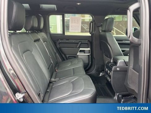 Used 2024 Land Rover Defender 110 SE AWD/4WD image 18