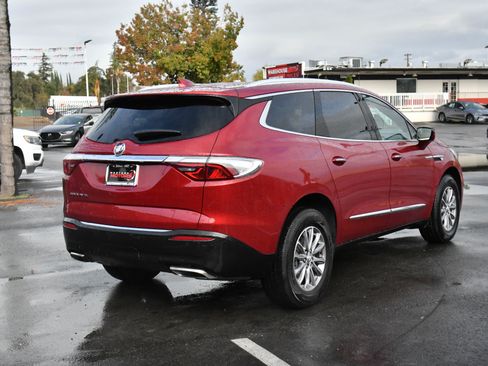 Used 2024 Buick Enclave Premium image 8