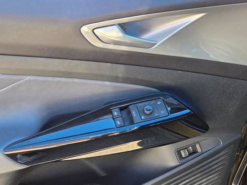 Certified 2023 Volkswagen ID.4 S RWD image 15