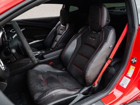 Used 2020 Chevrolet Camaro ZL1 image 4