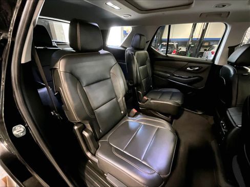 Used 2020 Chevrolet Traverse LT w/ LT Premium Package AWD/4WD image 16