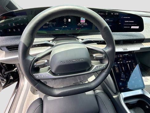 Used 2024 Lucid Air Touring AWD/4WD image 38