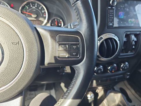 Used 2016 Jeep Wrangler Unlimited Sahara image 24