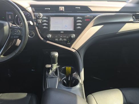 Used 2020 Toyota Camry SE w/ Convenience Package FWD image 15