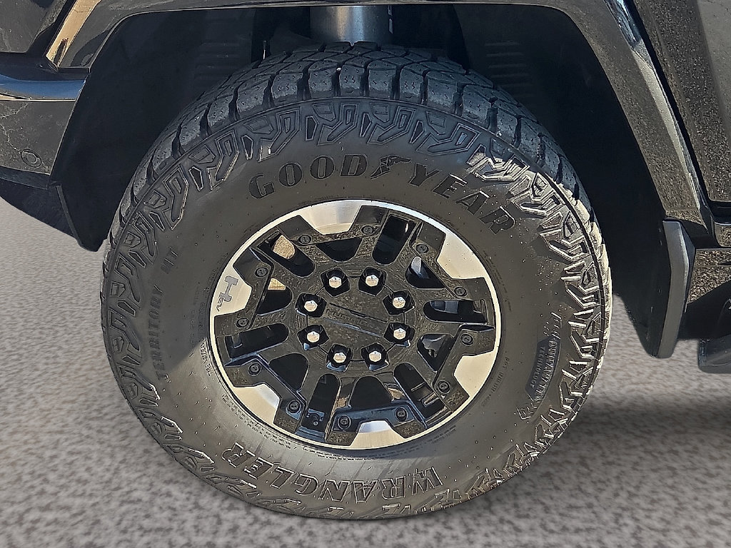 Used 2024 GMC Hummer EV 2X w/ Extreme Off-Road Package AWD/4WD image 8