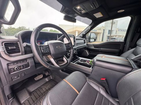 Used 2024 Ford F250 Platinum w/ FX4 Off-Road Package AWD/4WD image 18